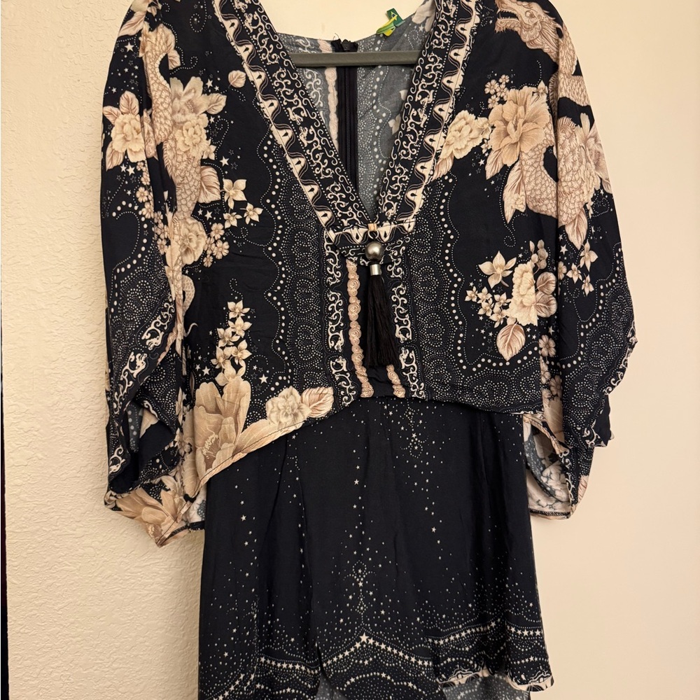 FARM RIO Floral V-Neck Women's romper - Black and Cream